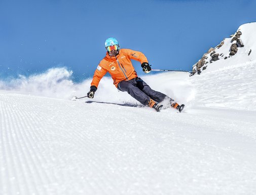Dieses Bild zeigt einen Skifahrer auf einer Piste in Gastein skifahren