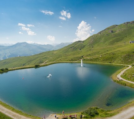Dieses Bild zeigt den Schlossalmsee auf der Schlossalm im Sommer