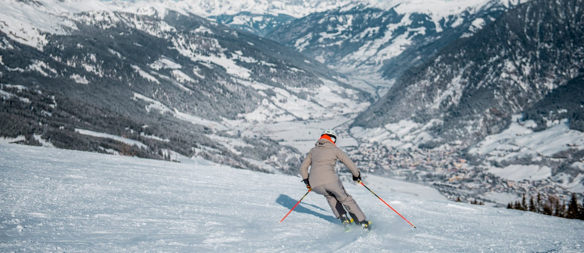 Skiing on the mountains of Skigastein 